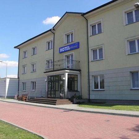 Hotel Julianow Warsaw Exterior photo